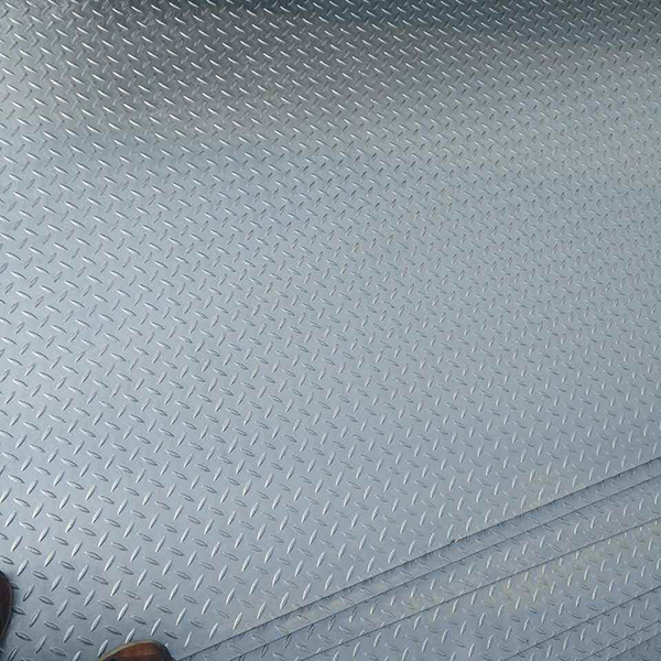 镀锌花纹板